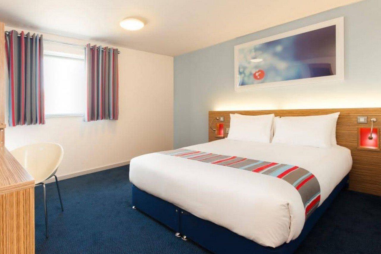 Travelodge London Teddington Exterior foto