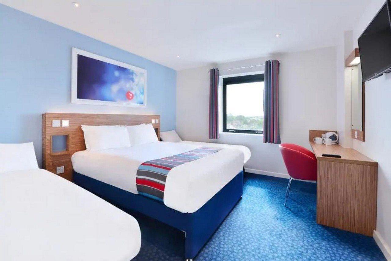 Travelodge London Teddington Exterior foto